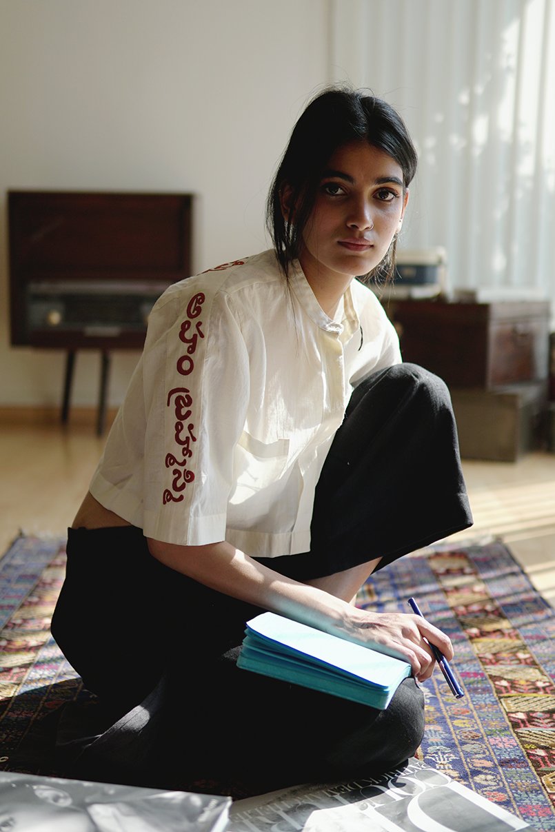 Boxy shirt with Script